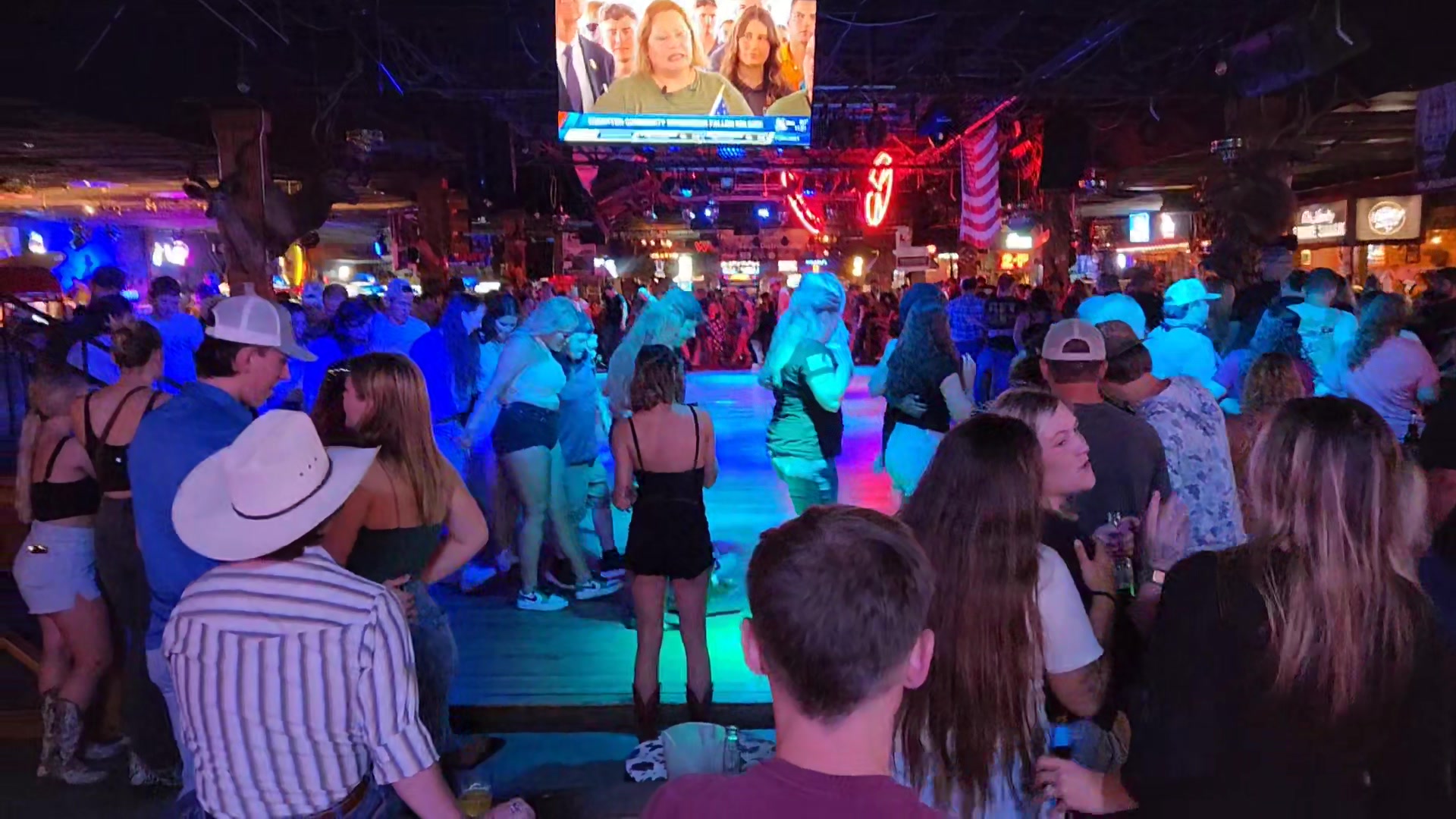 What's a good night to visit Cotton Eyed Joe's in Knoxville?