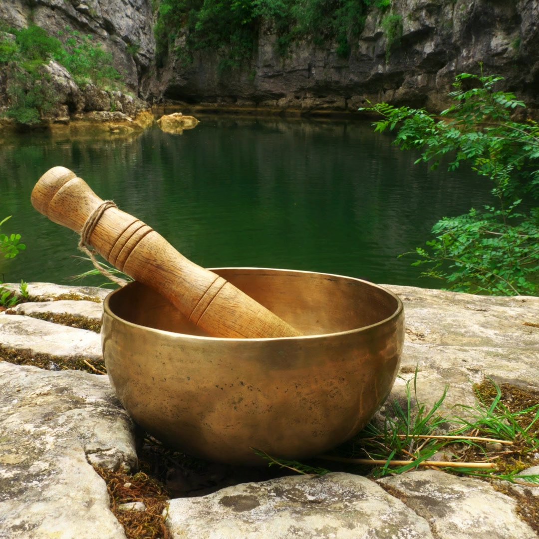 🔔 Discover the Healing Power of Singing Bowls 🔔 Singing bowls are more ...