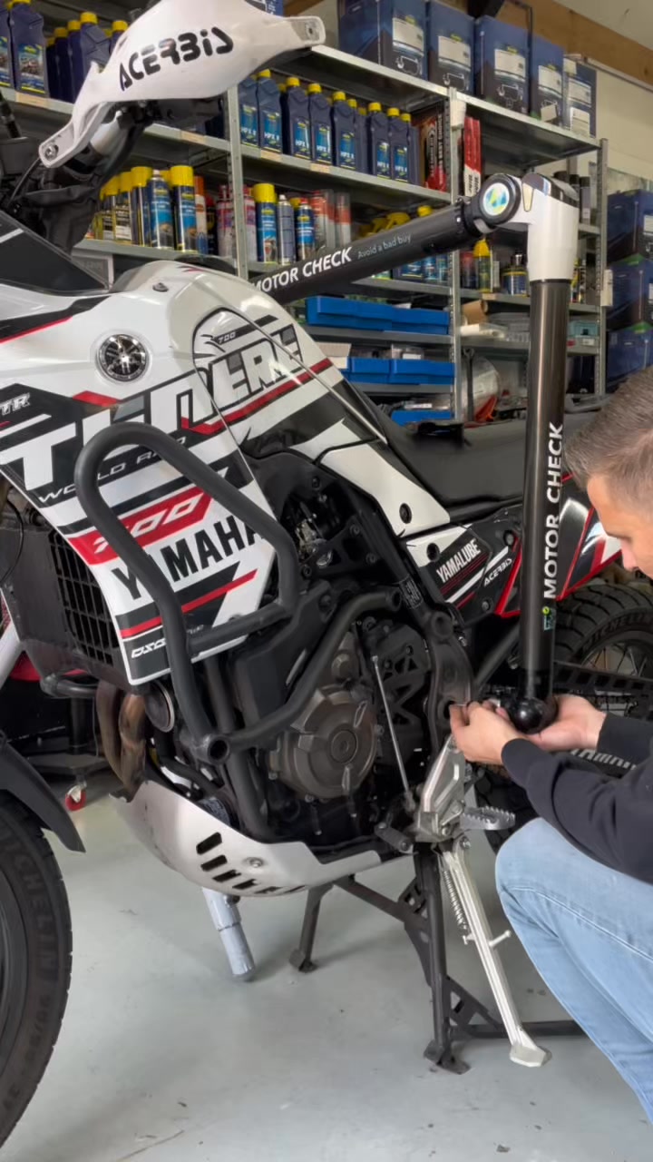 Wanneer we een motor met schade repareren voor een klant, willen we 100 ...