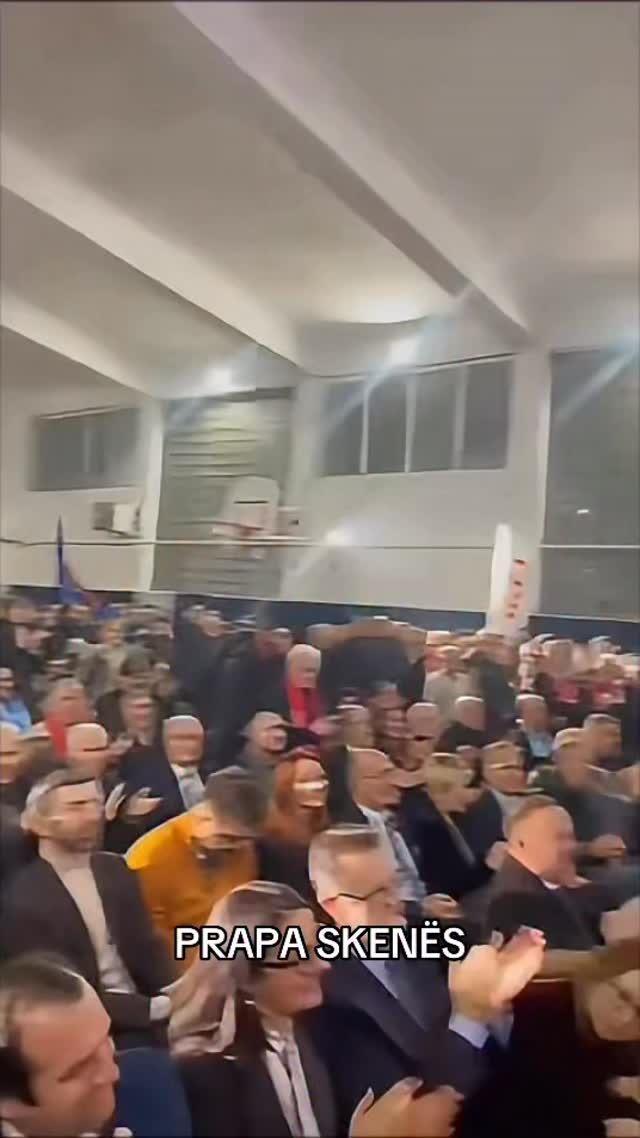 Sa herë që Profesoresha Hikmete i thoshte Ukës me u qu, mua ma kujtojke ...