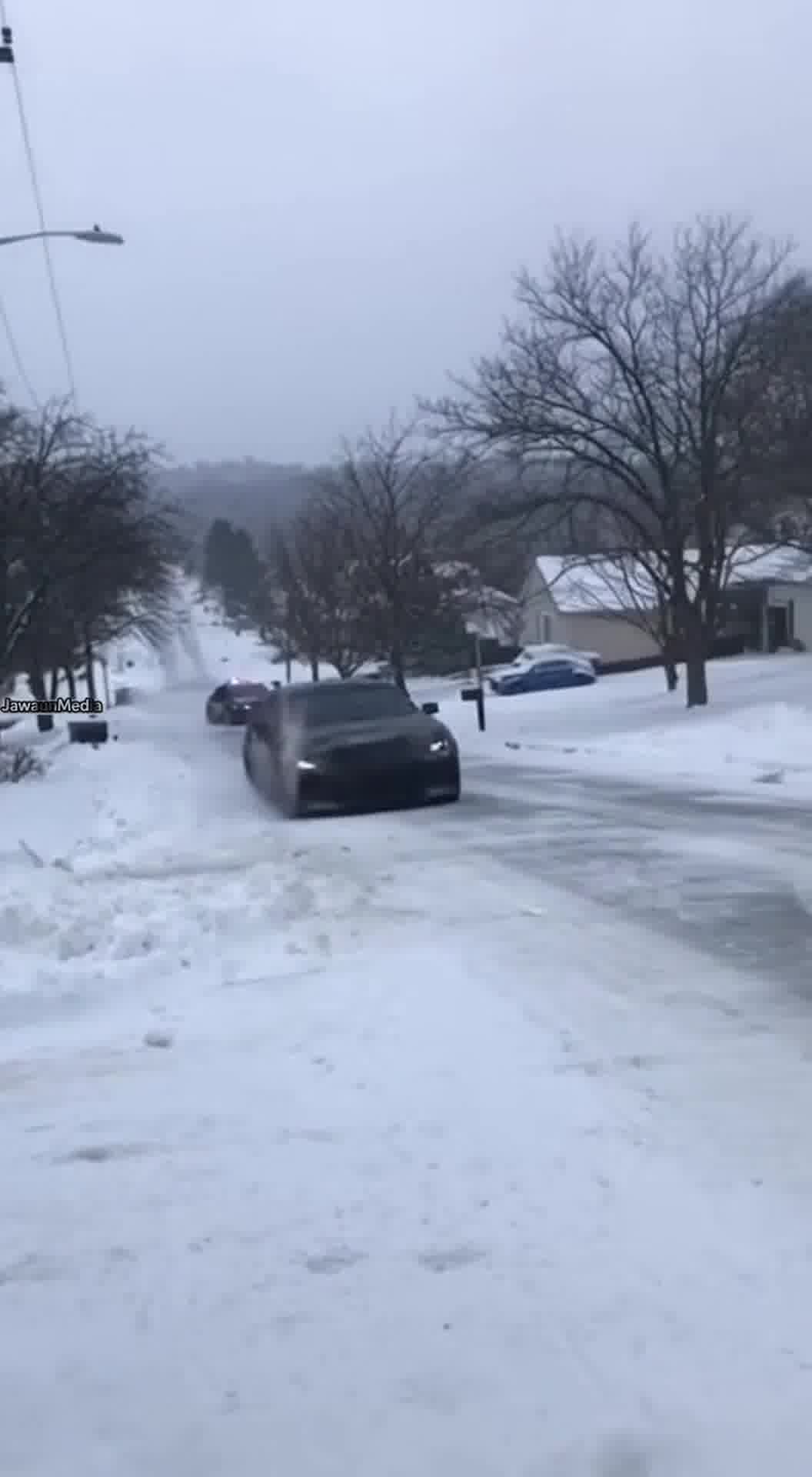 Icy Police Chase Ends With Cruiser Rolling Into Snowy Yard 🚓 ️ St. Paul ...
