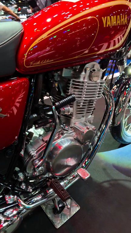The Beauty of Japanese Classic🇯🇵 #sr400 | Moto Buzz