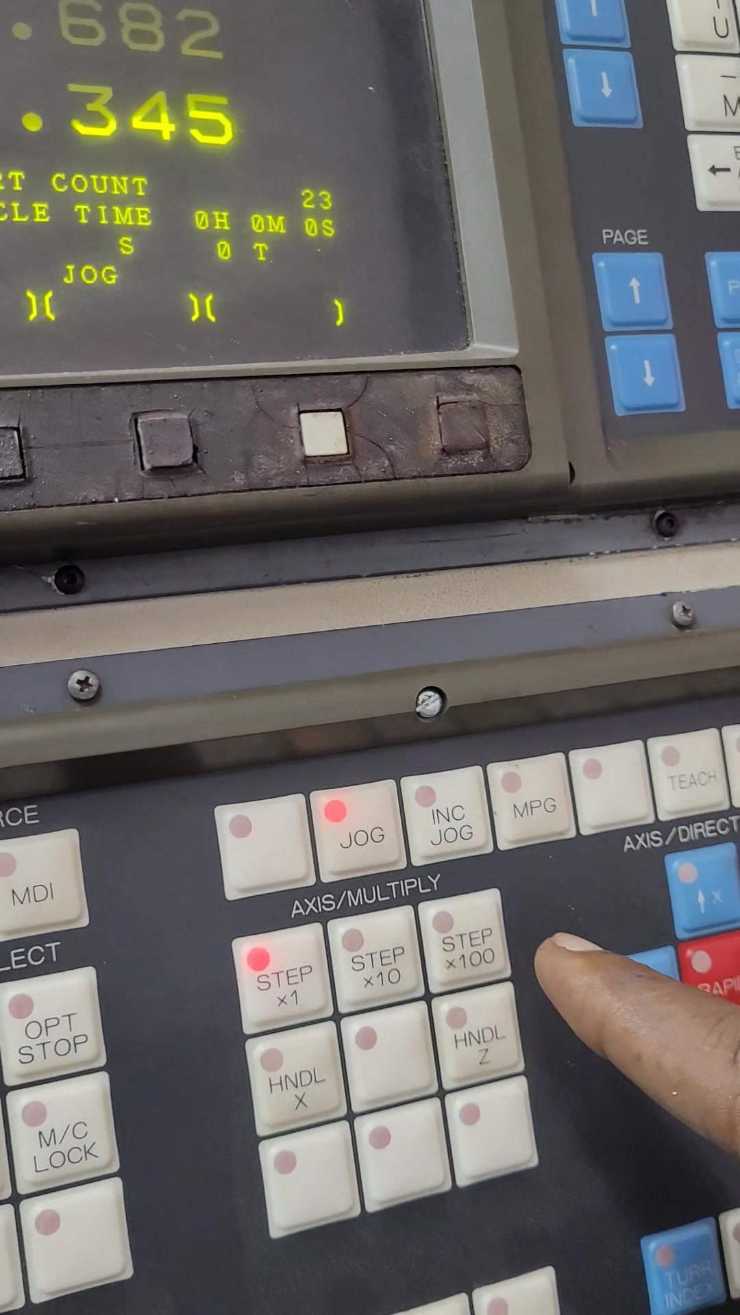 Hi someone help me in fuji lathe machine fanuc 18i model 510a