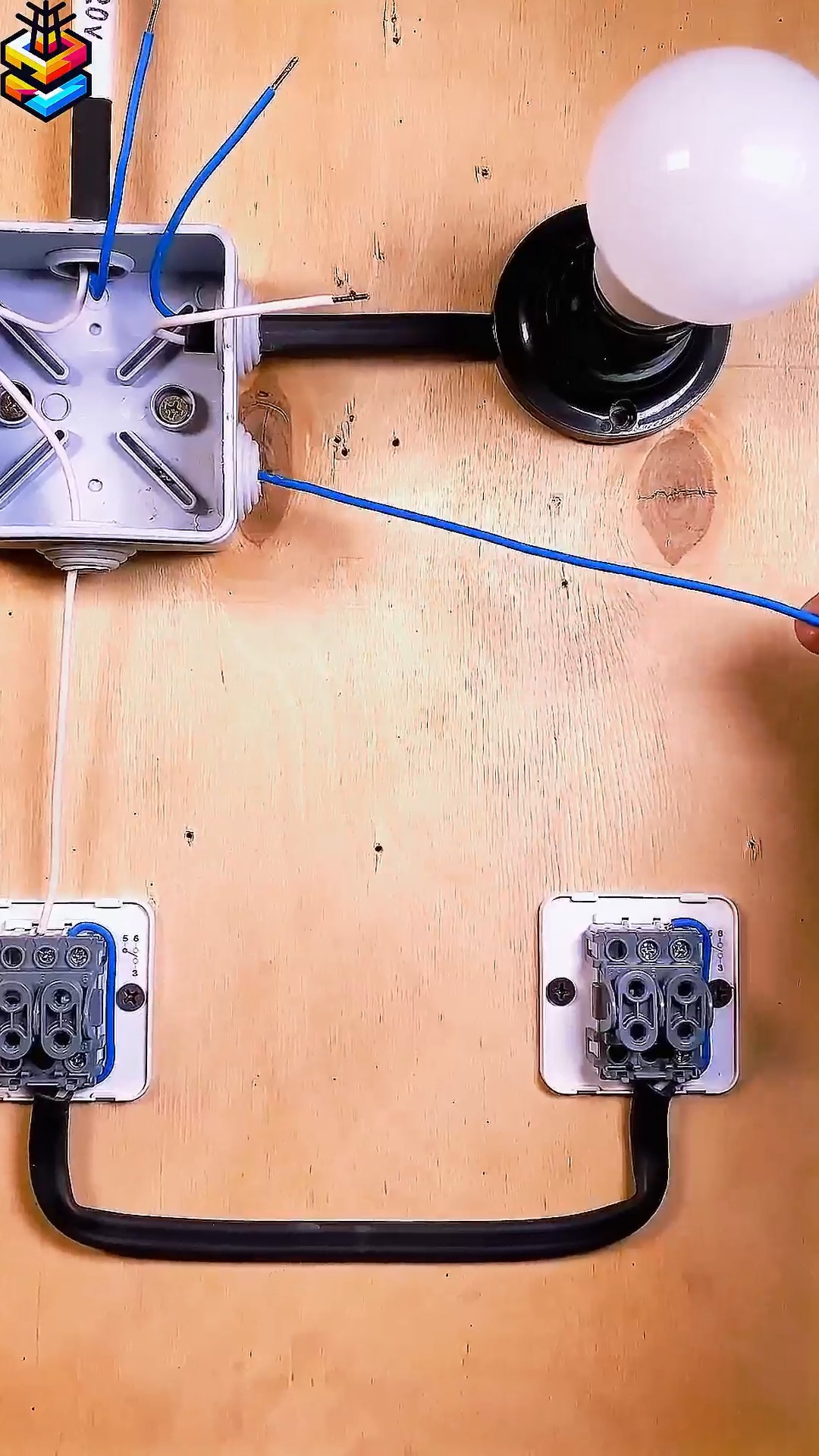 How to connect a 2-way light switch correctly! #electrican #DIY #shorts ...