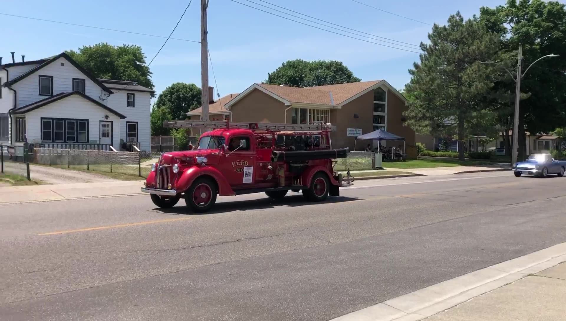 Point Edward Fire & Rescue ‘39 Bickel fire truck leading the parade ...