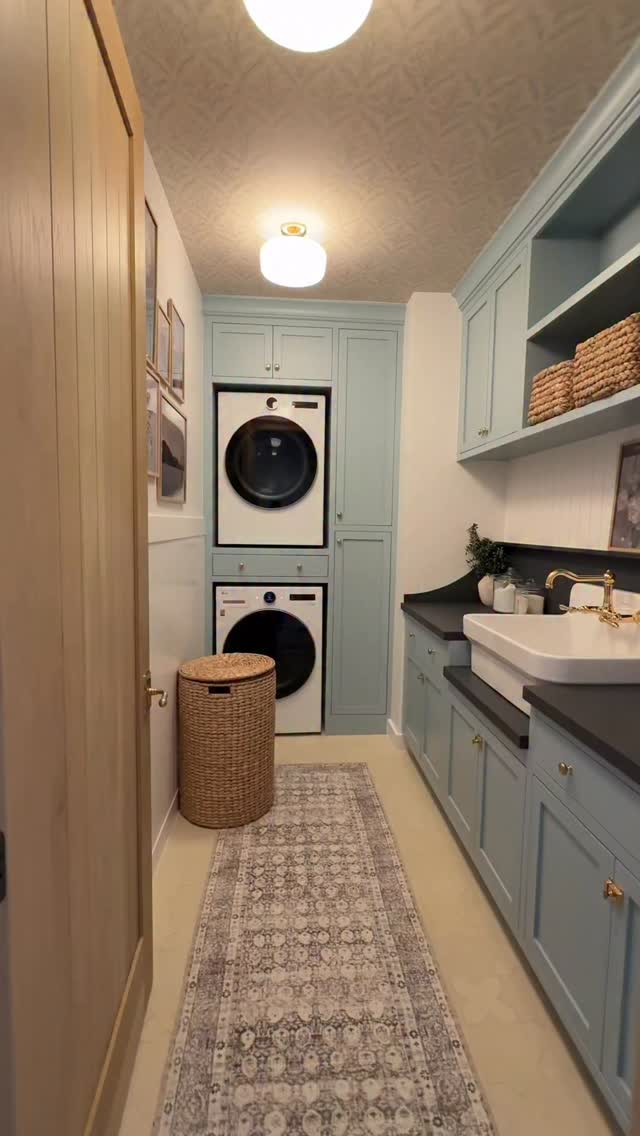 Pretty details in our #mapletonproject upstairs laundry room. 🤍🤍🤍 Build ...
