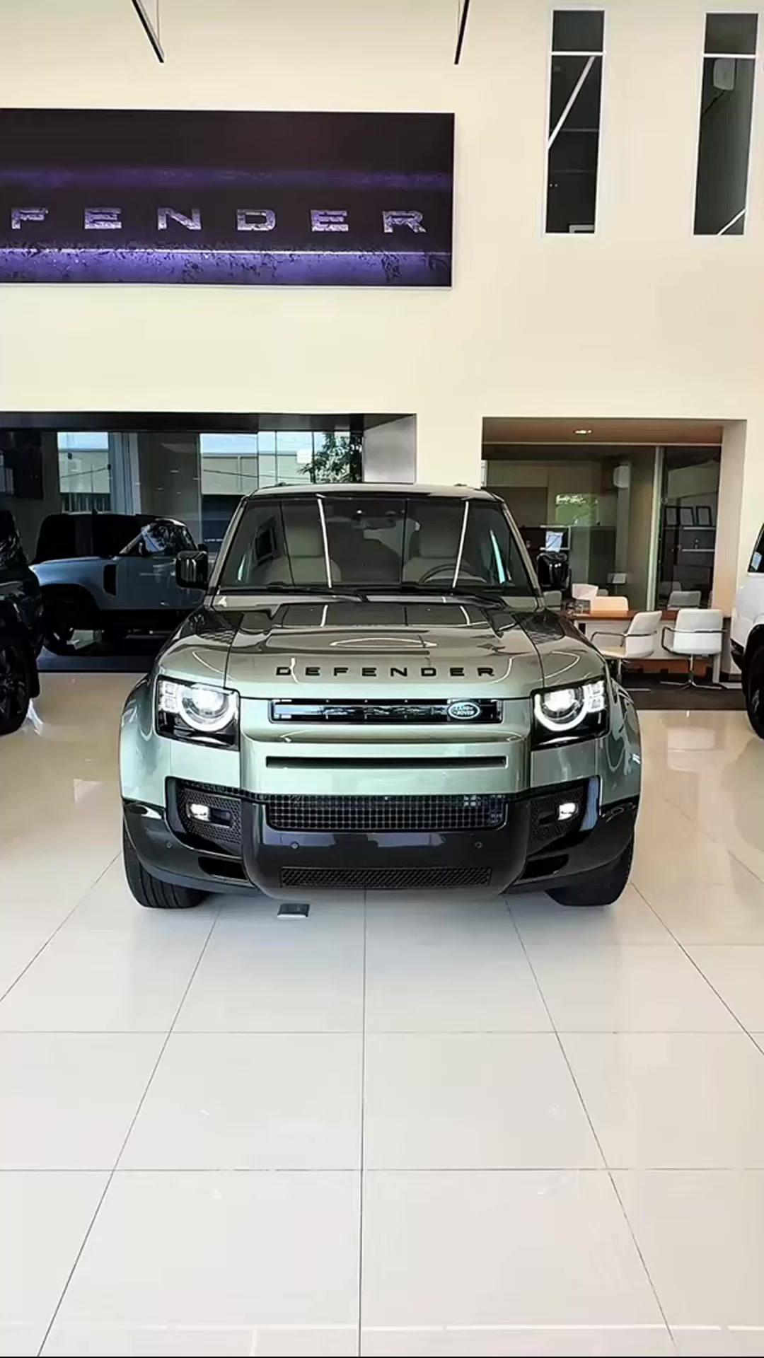 Land Rover defender 110 PHEV 2025 | Anderson Kayden | Facebook
