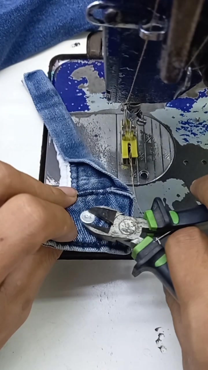 Fasten the button on your jeans Tips for beginners #sewingtutorial # ...
