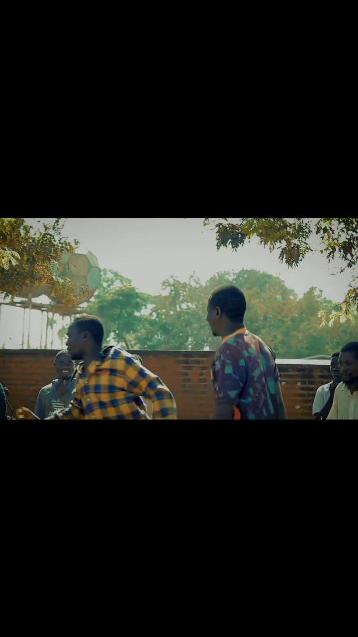 Aku Dowa alowe Akuti ali ready kugwira ntchito ndi aliyense emwe ...