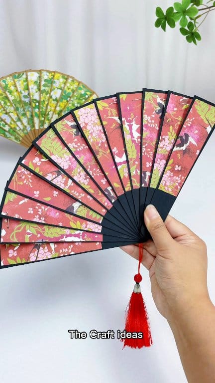 how to make hand Fan with paper se fan Kaise banaen | easy fan making ...