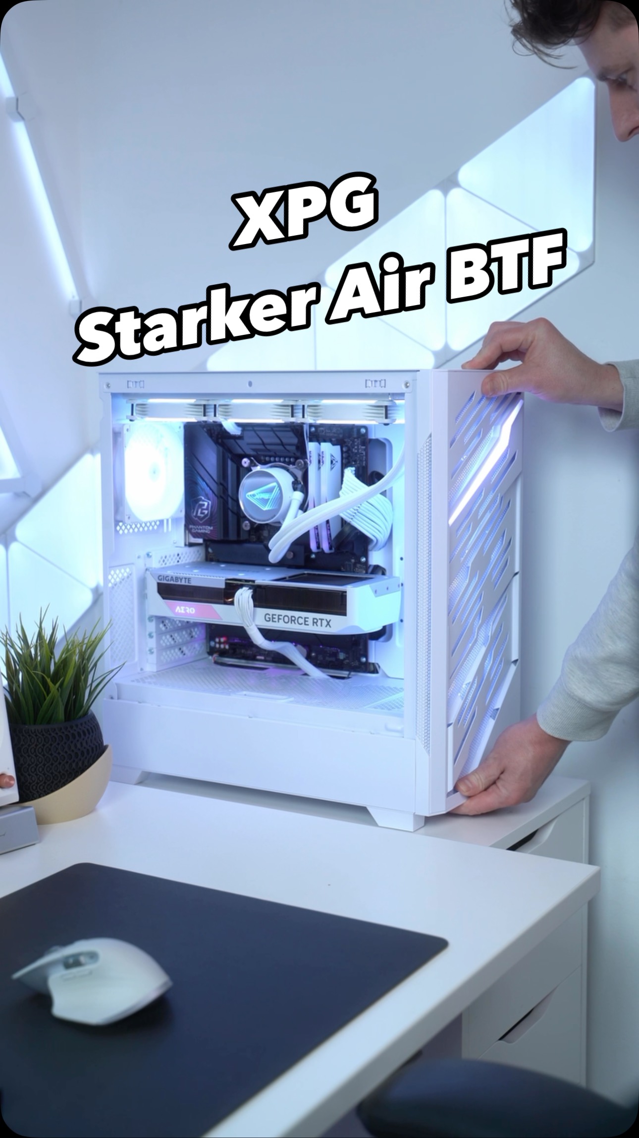 New PC build time! 🤍 -Style. Airflow. Performance.- This one is in the ...