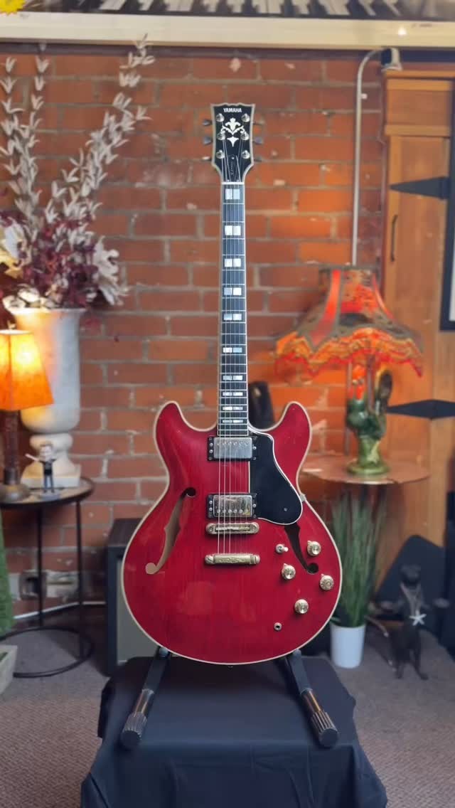 1979 Yamaha SA2000 beautiful vintage semi hollow guitar. Specs