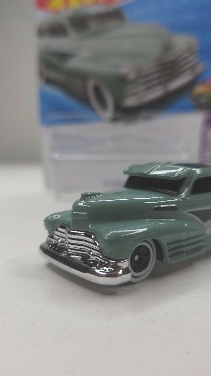 The Hot Wheels RLC 1948 Chevy Fleetline goes on sale in 5 minutes
