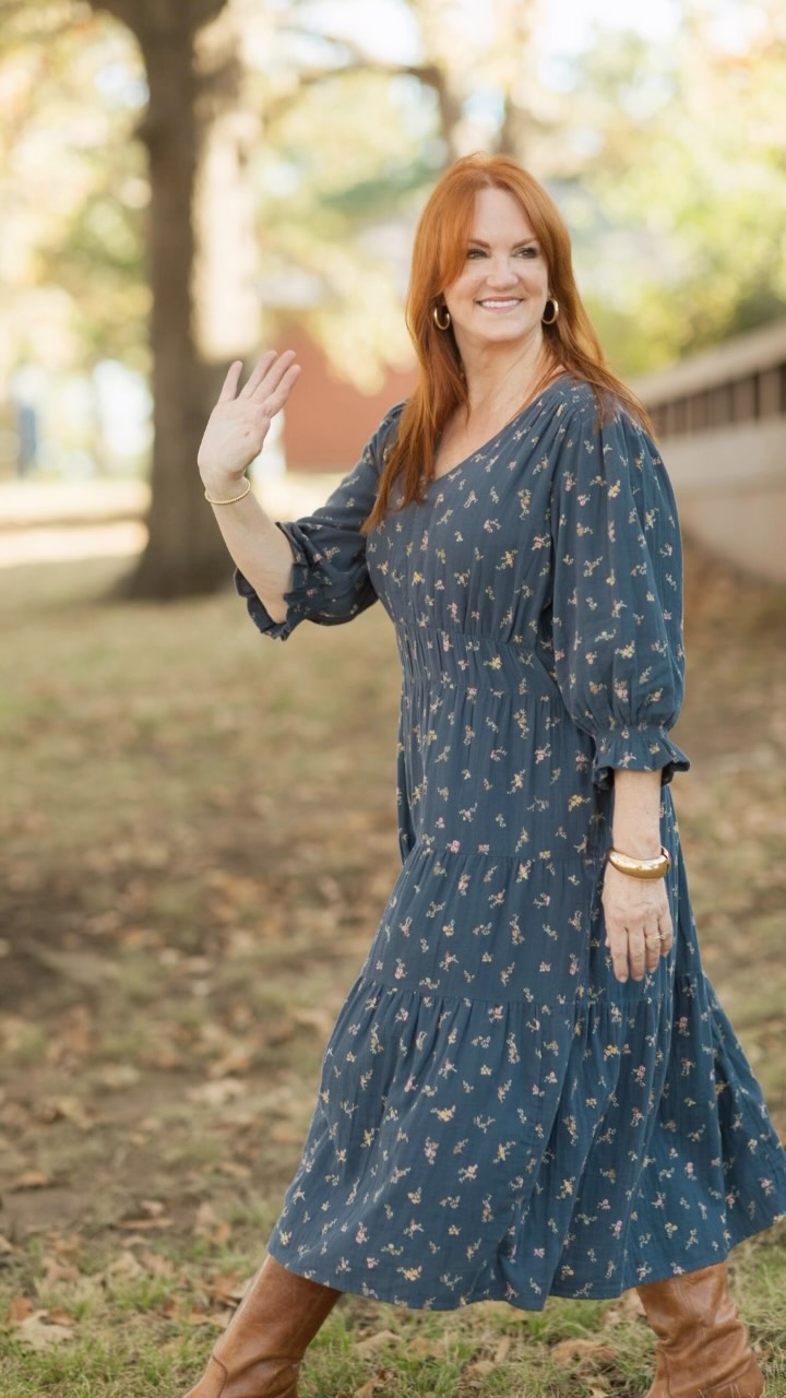 Had this fun photoshoot at Sister House ❤️ just a few days before baby Charlie was born!! I'm taking a quick trip to QVC to launch my newest fall collection LIVE tomorrow (