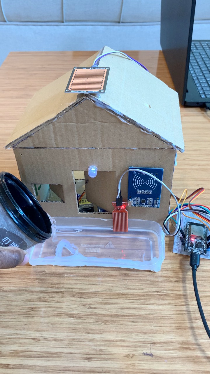 Smart Door Lock project with Arduino using Raindrops sensor & Water ...