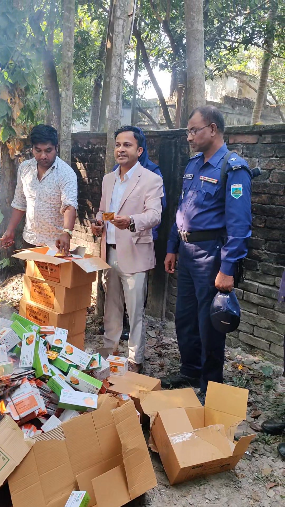 বিপুল পরিমানে ন,ক,ল স্যালাইন ধ্বং,স অনুমোদনহীন সিভিটা ন,ষ্ট করা হচ্ছে #
