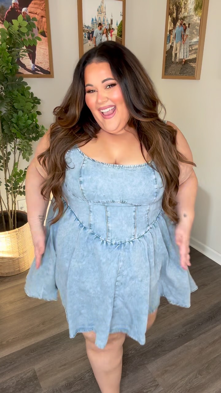 Comment SHOP for the details on one of my *favorite* fall outfits!! 😍🙌🏻 this is the perfect denim dress to carry from now into cozy season (which will somehow be here before we know it!!!) and it 