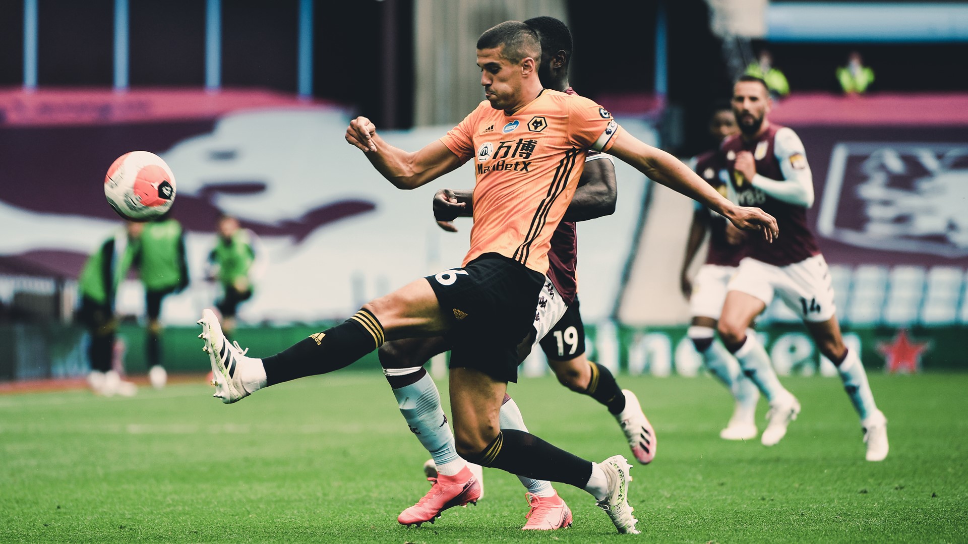 Wolves' defence stays strong at Villa | Teamwork + effort ...