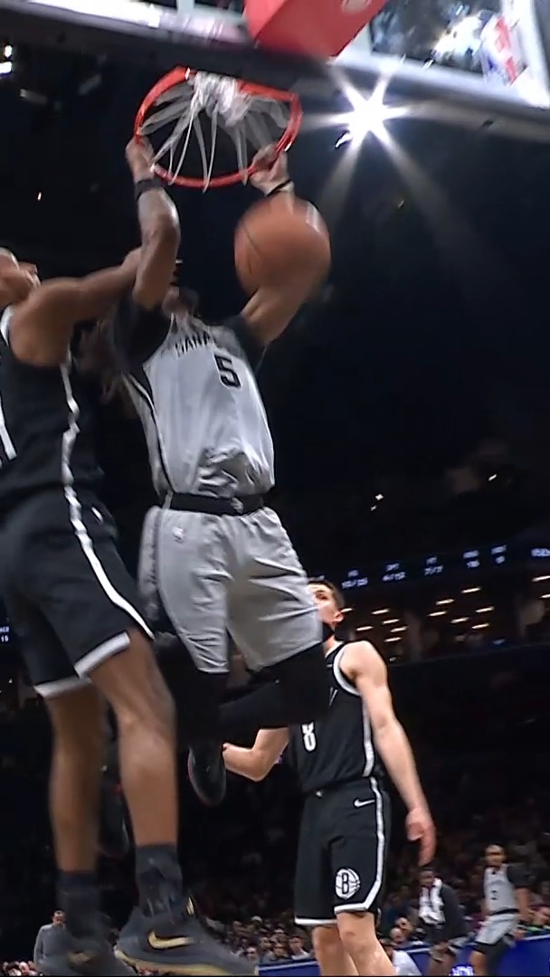 STEPHON CASTLE EXPLODES TO THE RACK 💥 📲 NBA League Pass is now 30% OFF ...