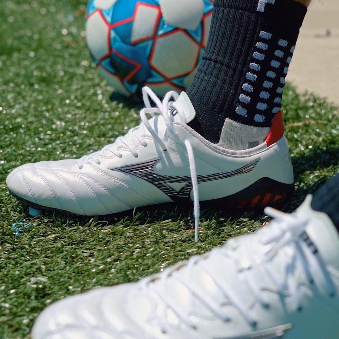 Mizuno Morelia III Neo | SOCCER.COM Exclusive | Soccer.com
