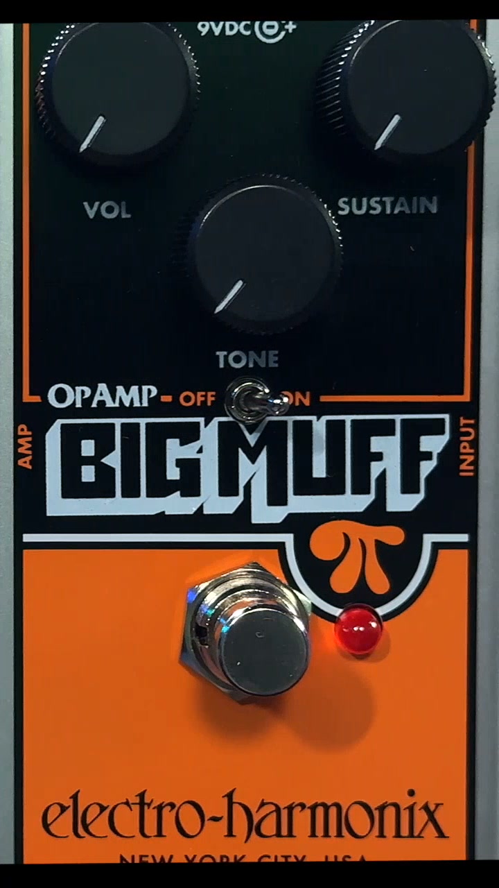 Compression made simple. Tone made exceptional. The EBS MultiComp