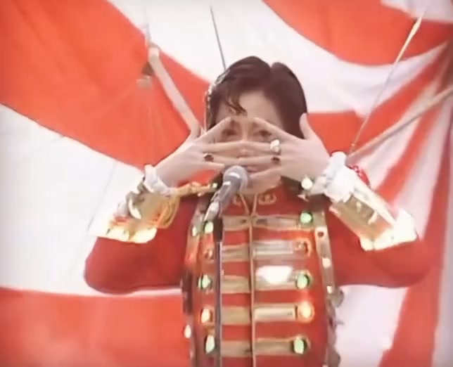 拾った画像には［荻野目洋子］［小泉今日子］［南野陽子］となってい