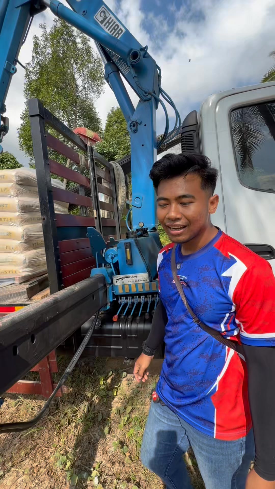 Part 2 Abe Hardware wak turun Besi Y Sirim 2 tan, besi link R6 1/2tan ...
