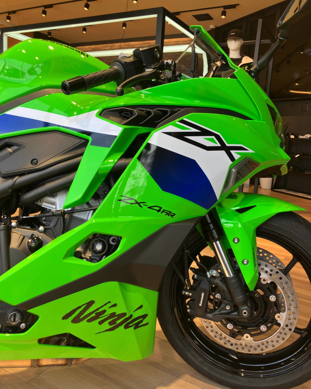 ＹＫさま　専用 Ninja ZX-25R SE KRT EDITION】 カワサキレーシングチームのライダー