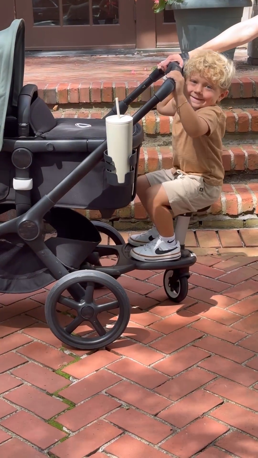 dreamer design fitness first jogging stroller Baby Trend Expedition Zero Flat Jogger with LED Lights 685311167811 Color:White/Black/S-white-p Sunbrella 9 Foot Tilting This wonderful addition comes