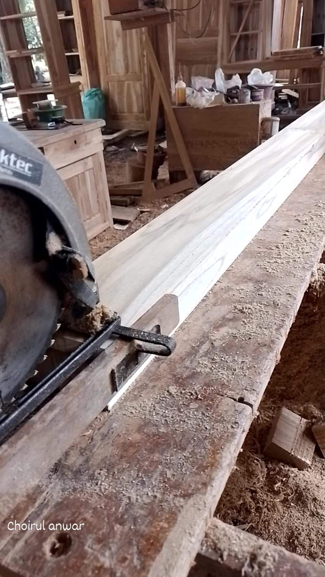 Cut the door frame rabbet using a circular saw #woodworking #diy ...