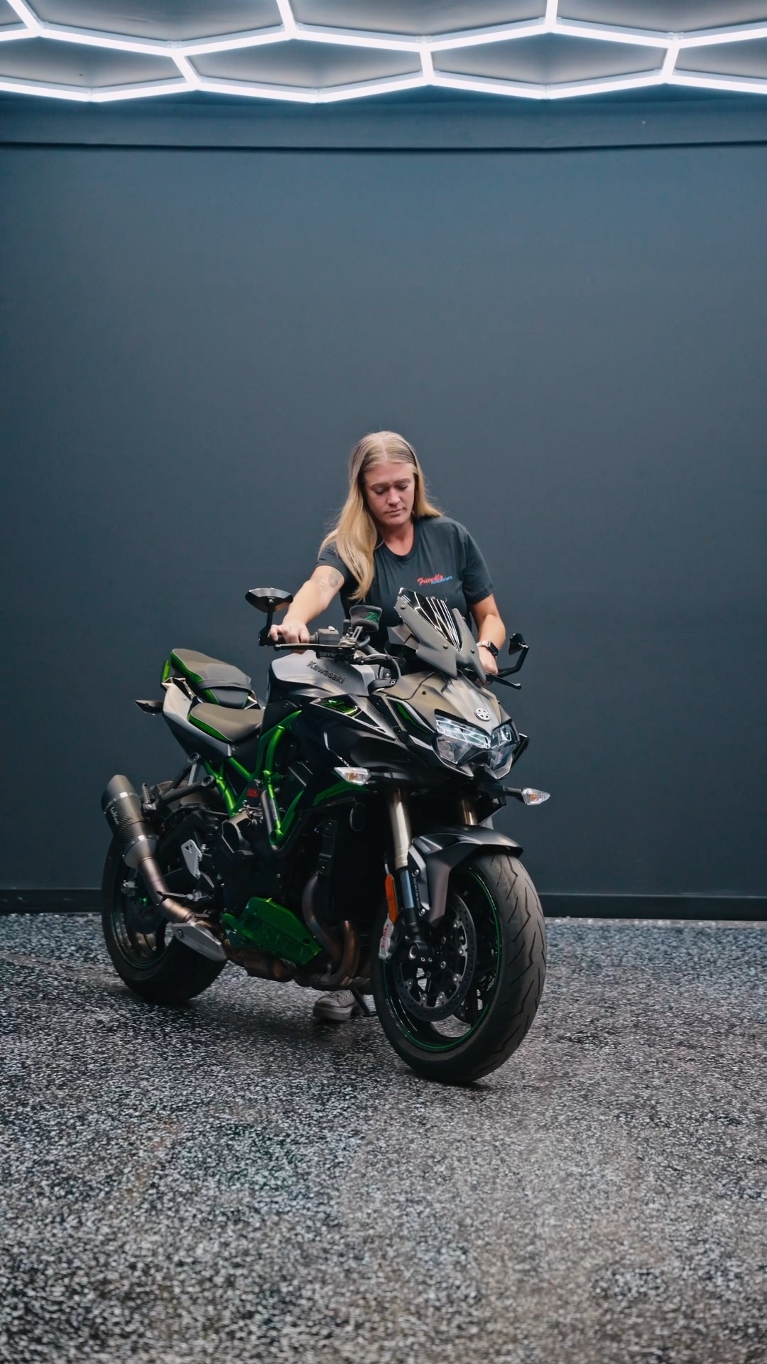 ON SALE! 2025 Kawasaki Ninja ZX-10R $16,999.00 4,991 Miles Stock