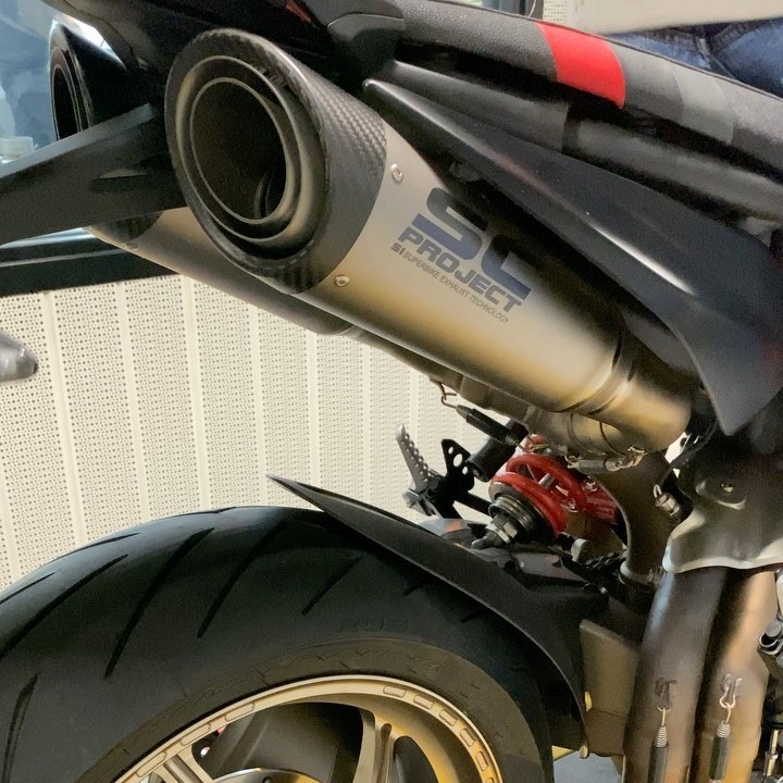 Ducati Hypermotard 950 with SC-Project SC1-R carbon fiber single
