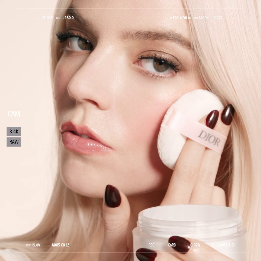 NEW DIOR FOREVER ON SET POWDER The new loose setting powder – 24h