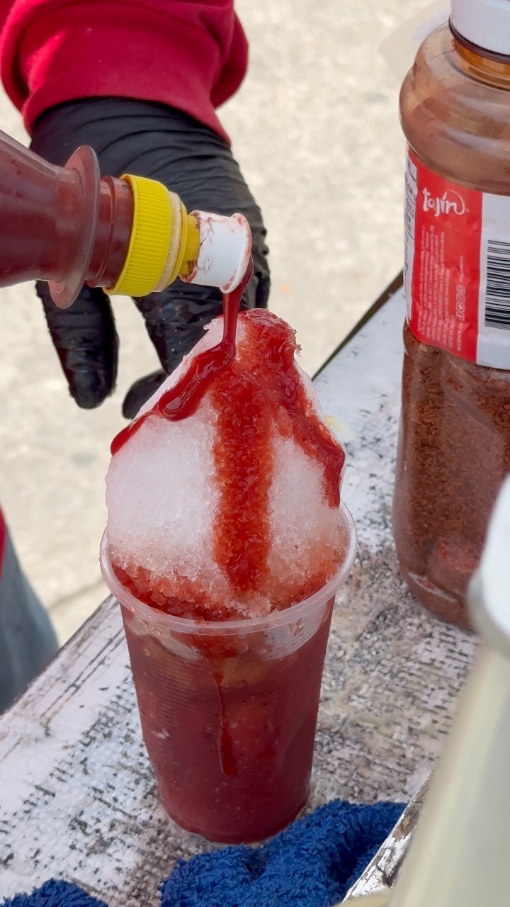 Raspado de tamarindo con chamoy, Tajín y sal #raspados #tamarindo # ...