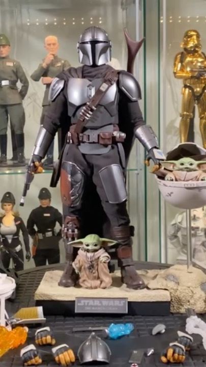 Review: The Mandalorian and The Child (Deluxe) Collectible Set by