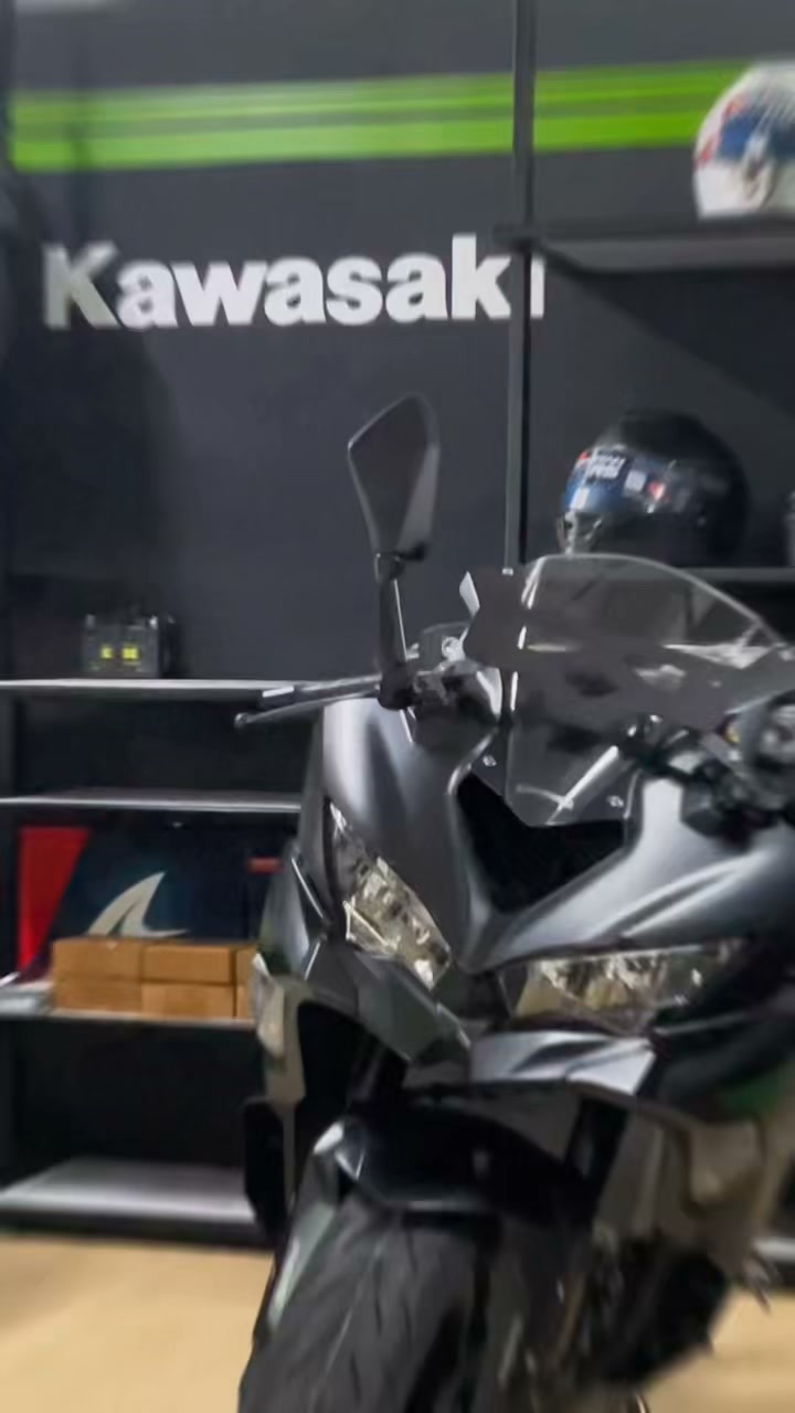 Looking for the perfect sportbike? Say hello to the Kawasaki ZX