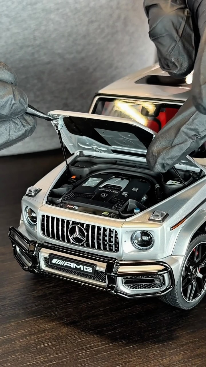 1/18 Mercedes-AMG G 63 (2019) Iridium Silver😏 ALMOST REAL Limited