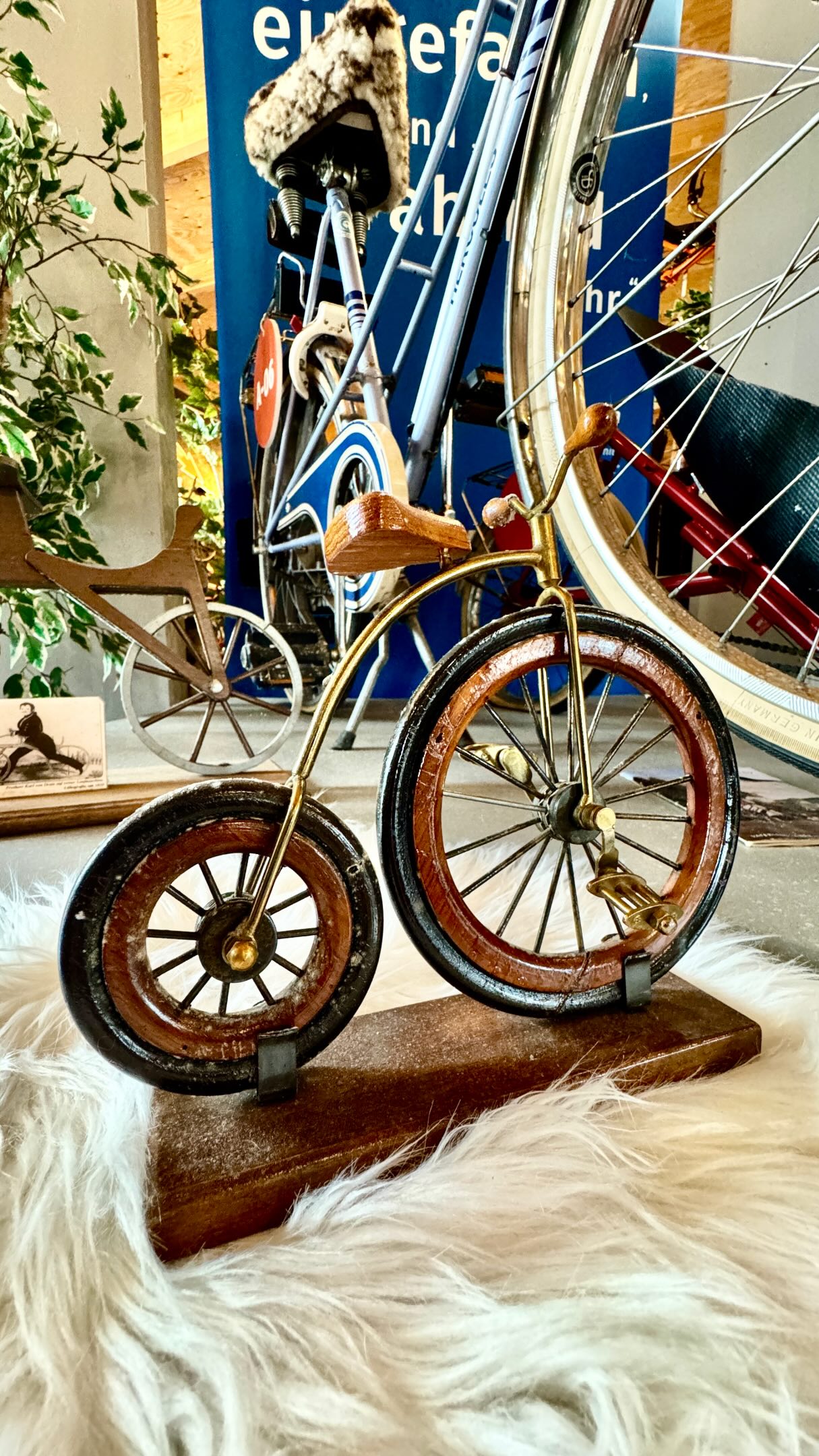 fox defend d30 handschuhe Glove Gravel/Touring Bikes Model:Eahora Romeo Proll 2025 (70Ah) Display Featuring D30 Ghost CREATE BIKES Herren Urban