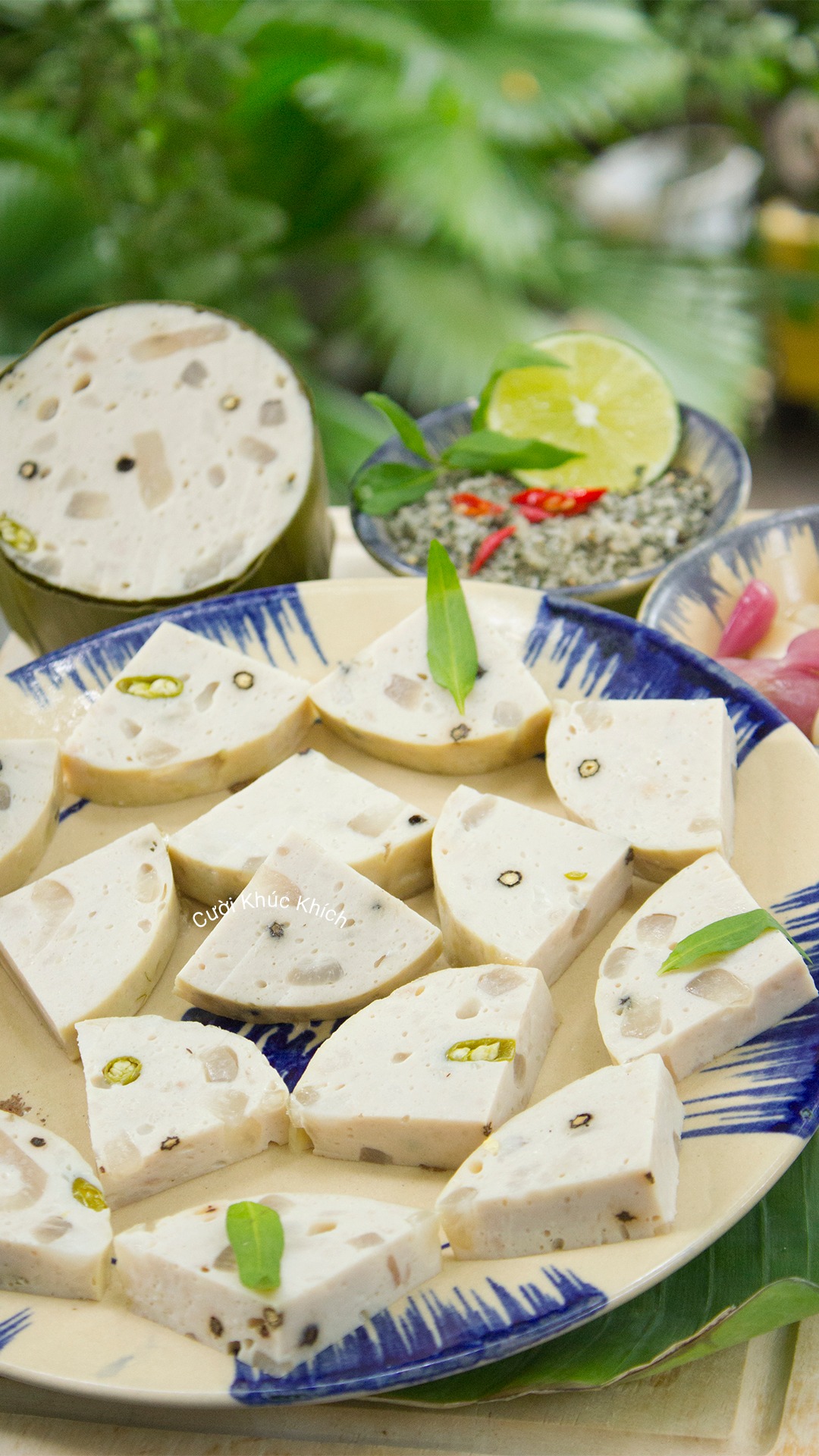 Công thức chả lụa da heo ngon: - 800g thịt nạc mông heo - 200g mỡ ...
