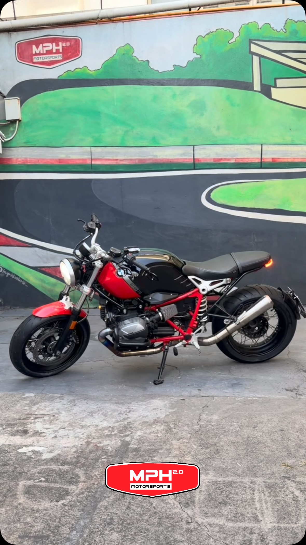 Sometimes just a clean setup and fresh set of tires looks best on