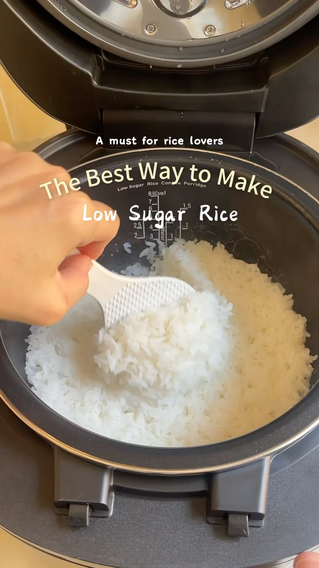 Who says you have to give up white rice?🍚 This low-sugar version made ...