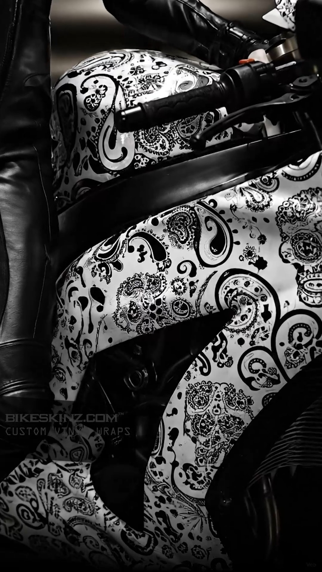 Dark, detailed, and impossible to ignore. 💀 This Kawasaki ZX-10R