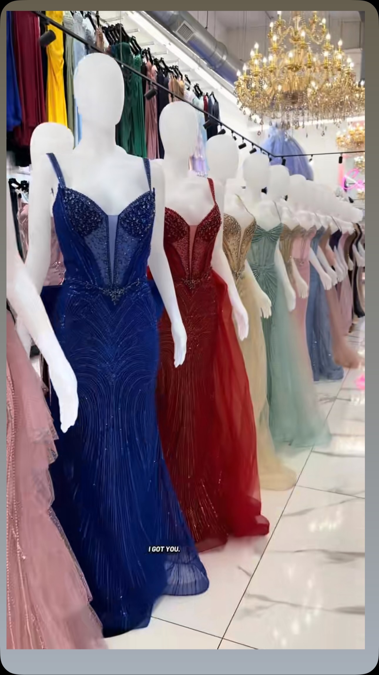 Girl, ¿todavía no tienes vestido? 👀✨ We got you! 💅🏽, Desde prom & formal hasta quinceañera y damas 👑💕 Come find THE ONE., 📍 1315 Santee St #A, Los Angeles, CA 90015, Tag a girl que necesita su vestido 