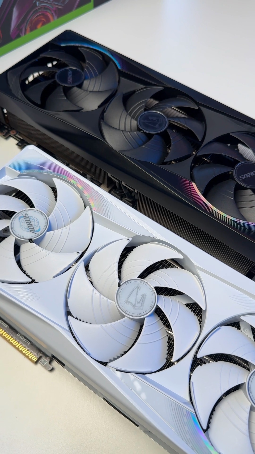 Experience the unstoppable power of the AORUS GeForce RTX™ 5080