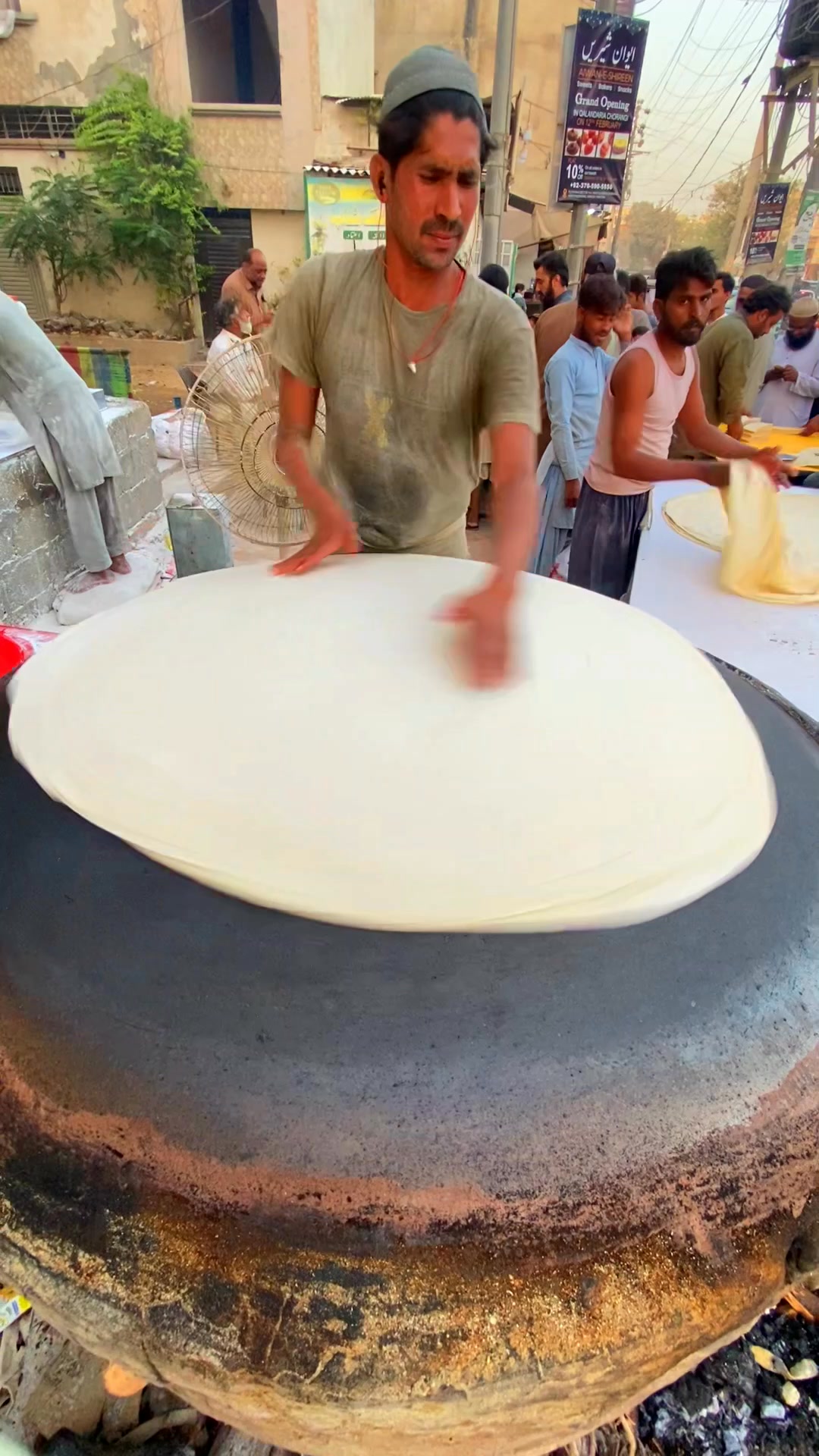 Ramazan Ep 1 - Itni Bari ROTI #ramazan #foodseries #ramazan2025 # ...