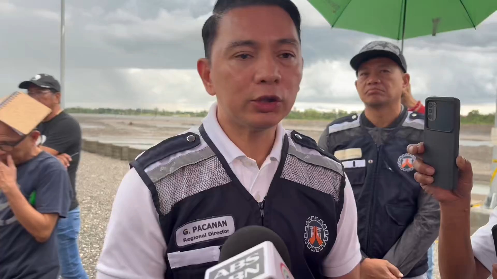 PANOORIN: Nag-sorry na si DPWH Mimaropa Regional Director Engr. Gerald ...