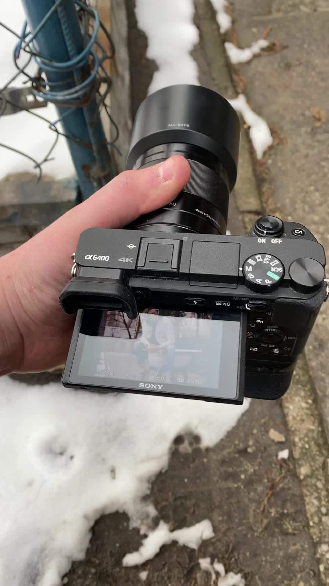 Sony A6400 + Tamron 17-70mm F2.8 Shutter 1/50, 57mm f2.8, iso 2000