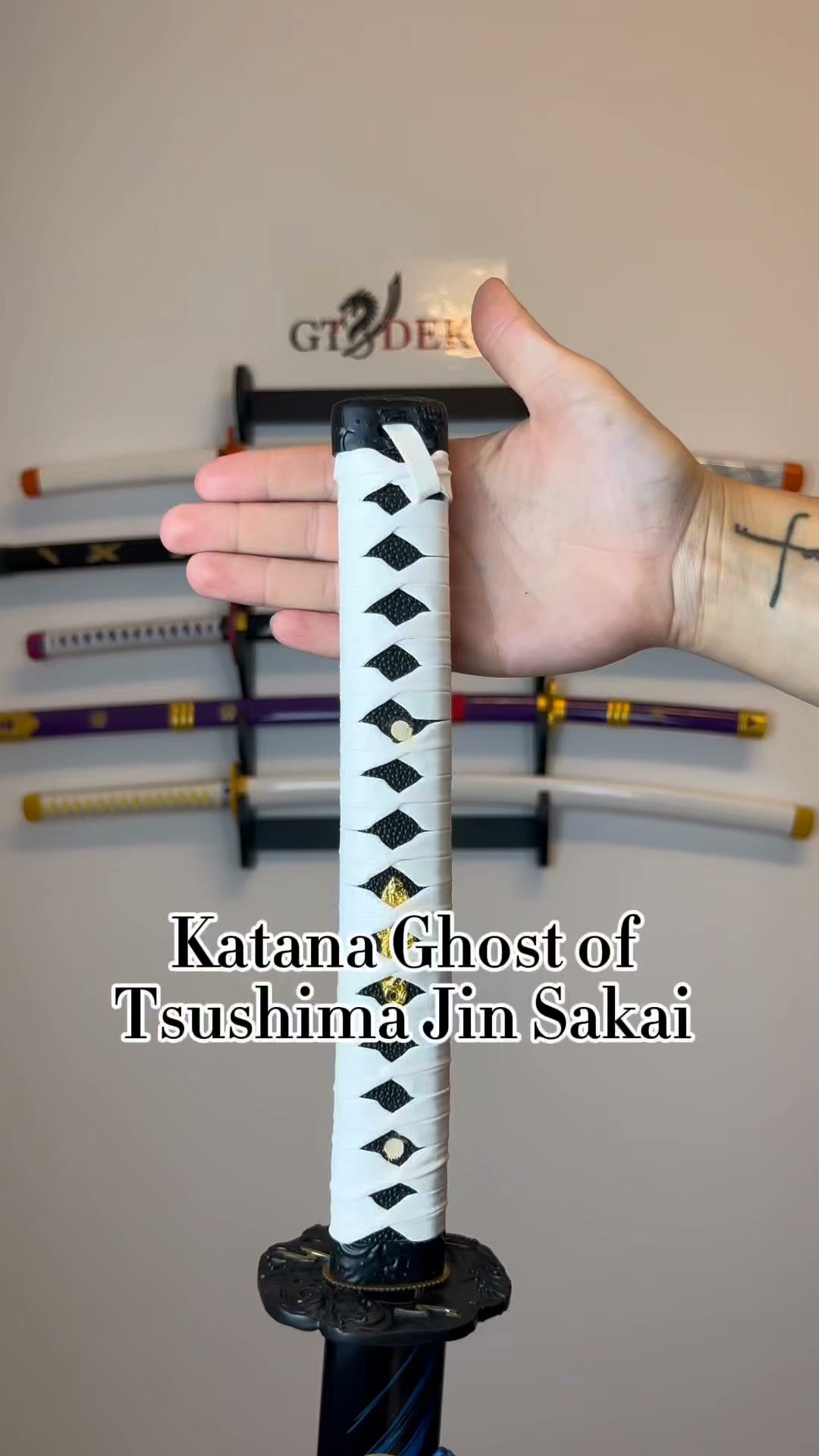 ⚔️ DAS KATANA VON JIN SAKAI ⚔️, 🌸 Ghost of Tsushima 🌸, „Ehre ist nicht nur ein Weg… sie ist eine Entscheidung.“ 🥷🏻⚔️, 🔥 Inspiriert von Jin Sakai aus Ghost of Tsushima, 🗡️ Handgeschmiedete 1045er