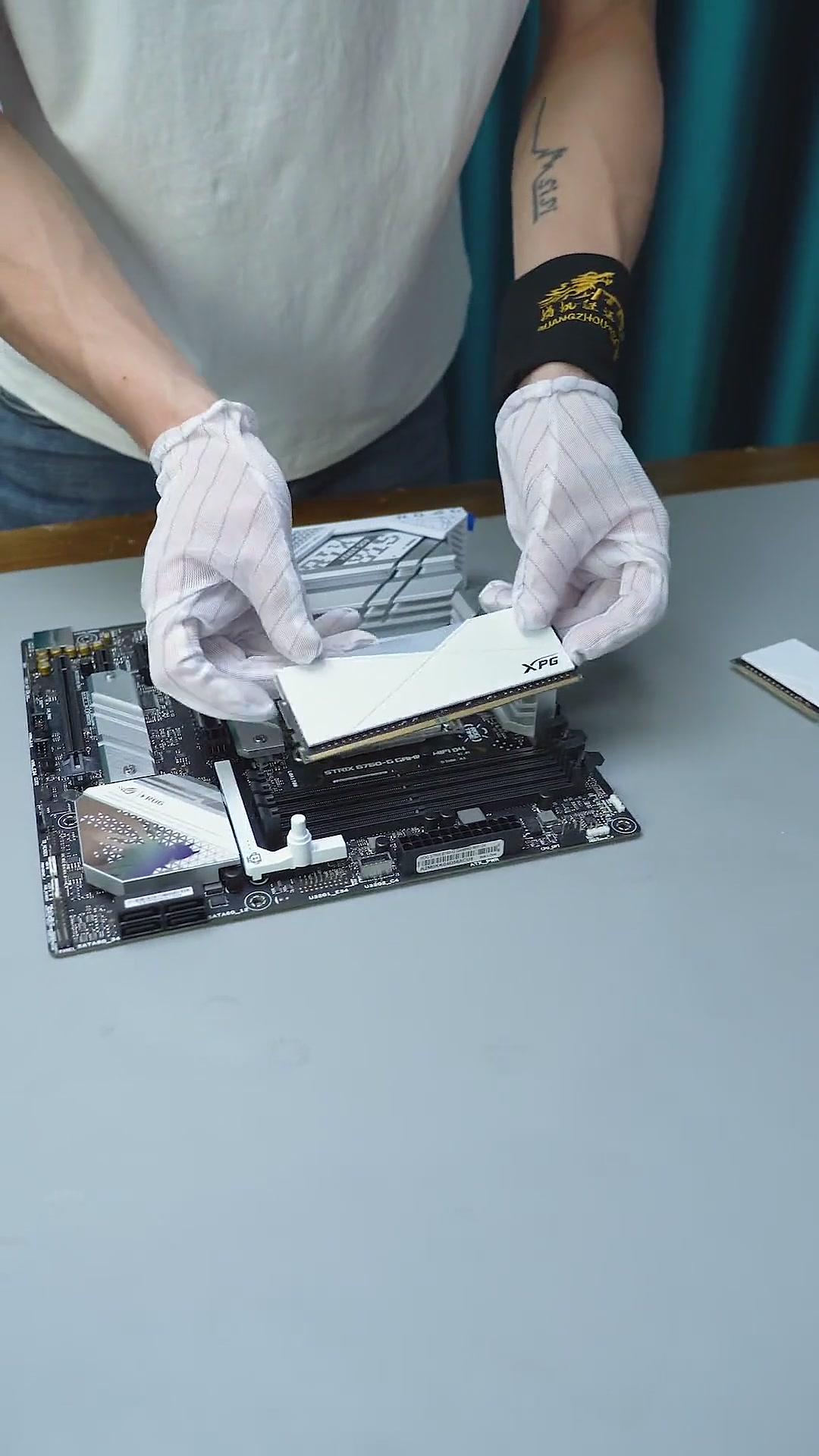 🔥 Unleash the Power! AMD Threadripper + 8 RAM Sticks + RTX 4090 + All ...