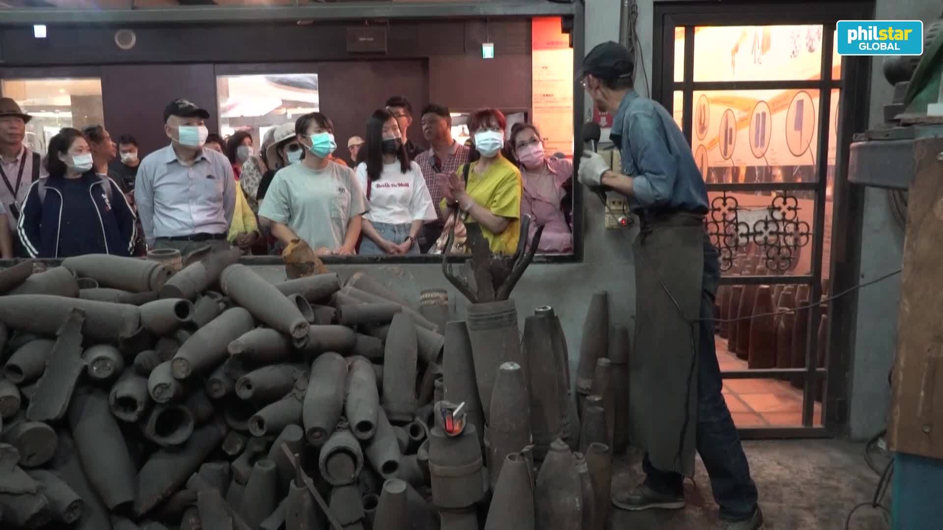 Taiwan blacksmith turns Chinese artillery shells into knives | From 💣 ...